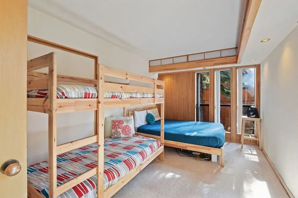 Sunset Lodge