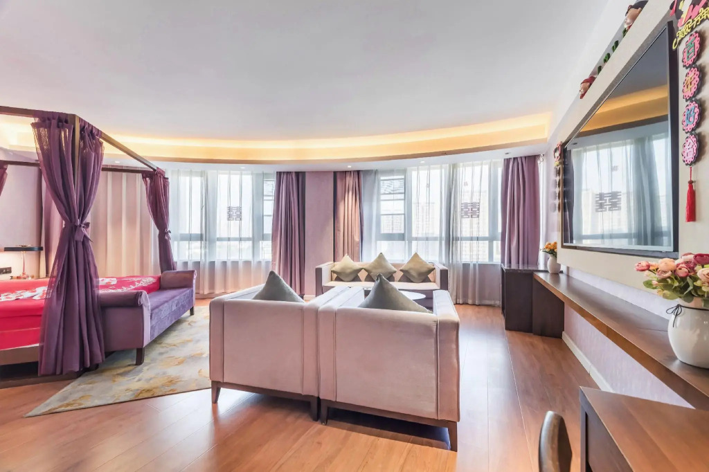 GEM Hotel Luoyang Longmen High Speed Railway Station Univerisity Town