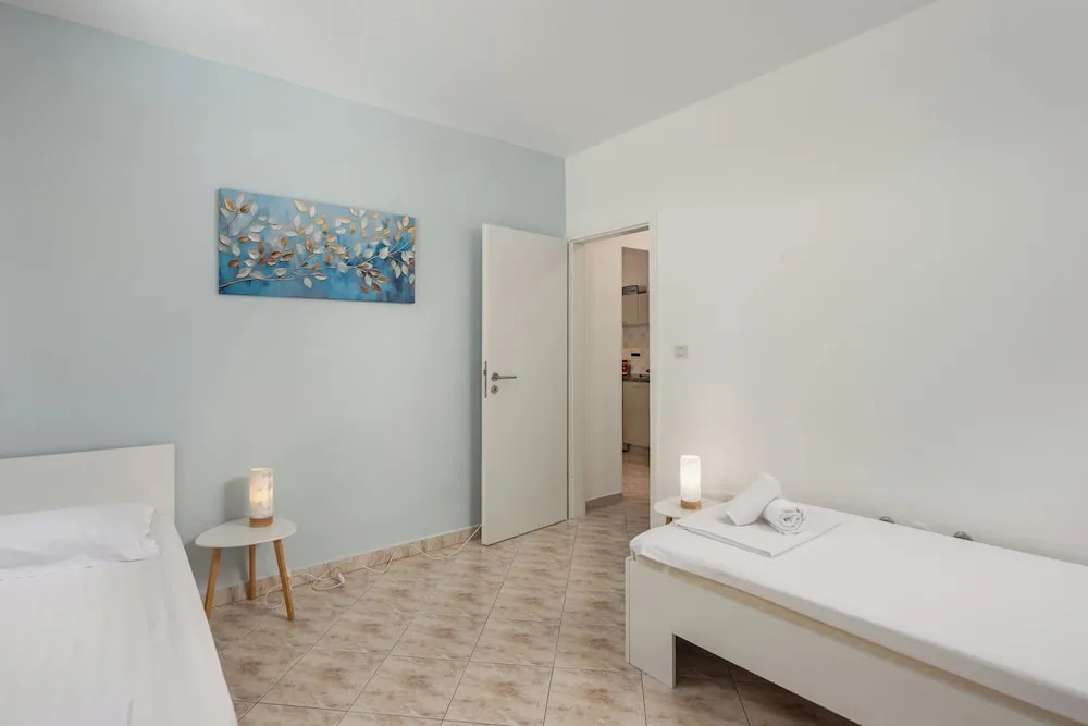 Seaview Pool House Mytilus