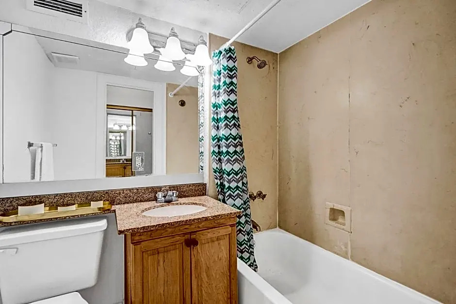 HB 414 - Beach Front suite at Hollywood Beach Resort - direct beach access Swimming Pool