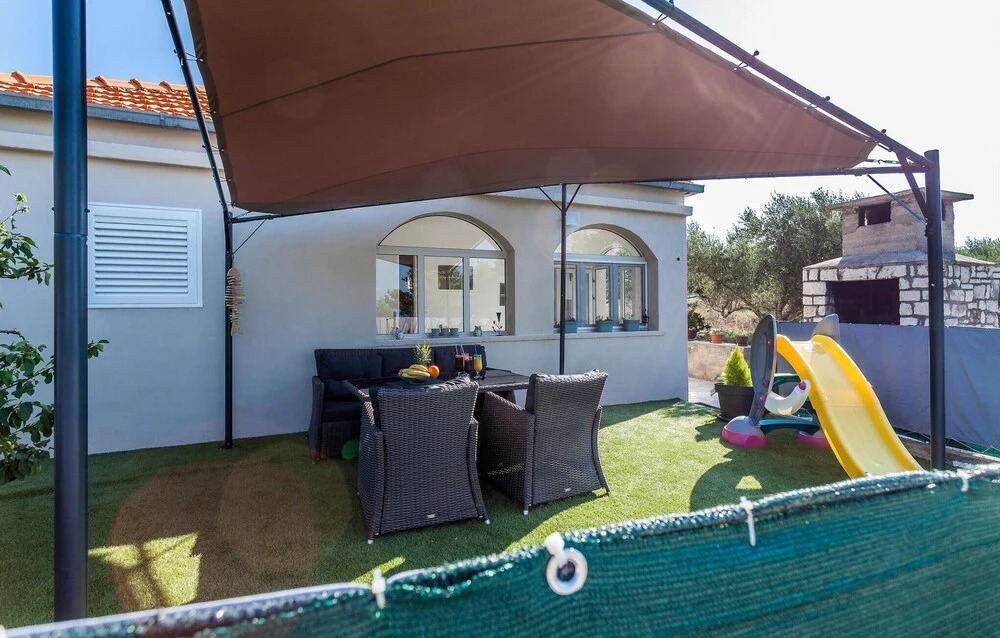 Stunning Home in Vela Luka with Hot Tub & 2 Bedrooms