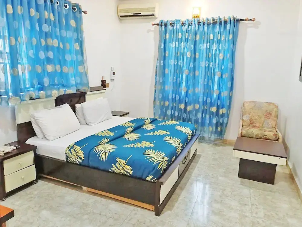 Pacific Paradise Suites