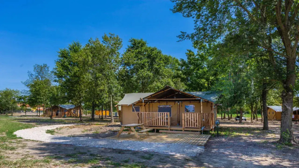 Agriturismo Tenuta Regina - Glamping luxury lodges and apartments