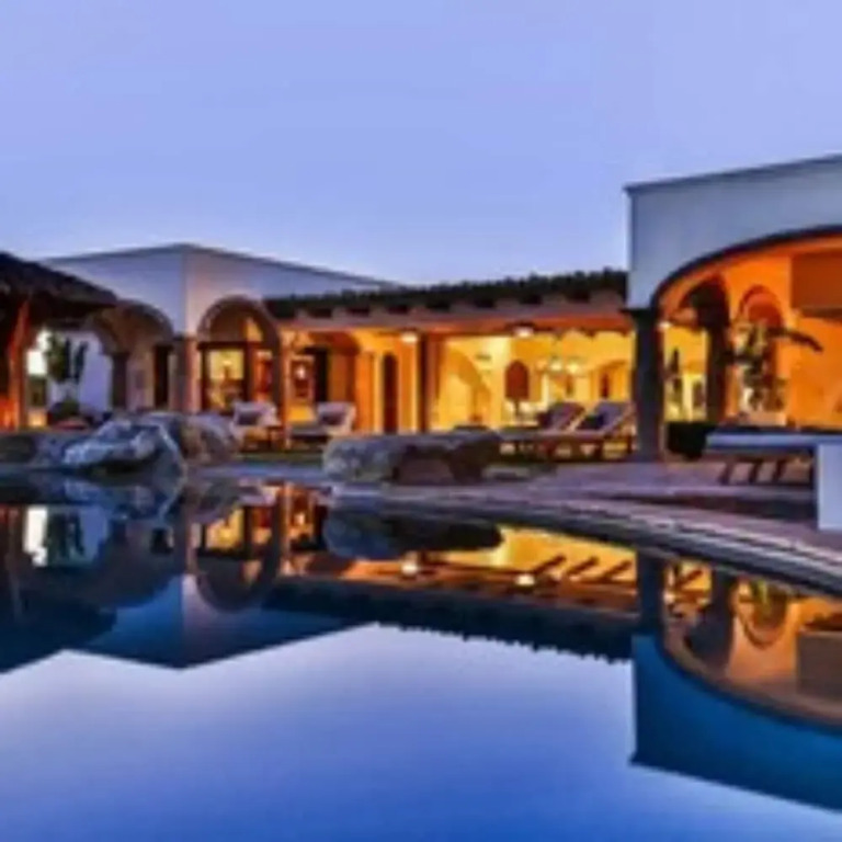 Exclusive Holiday Villa With Private Pool and Beachfront Location, Cabo San Lucas Villa 1018