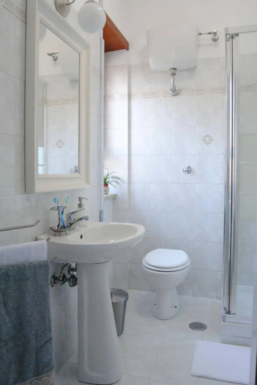 Metropolis Rooms&Services