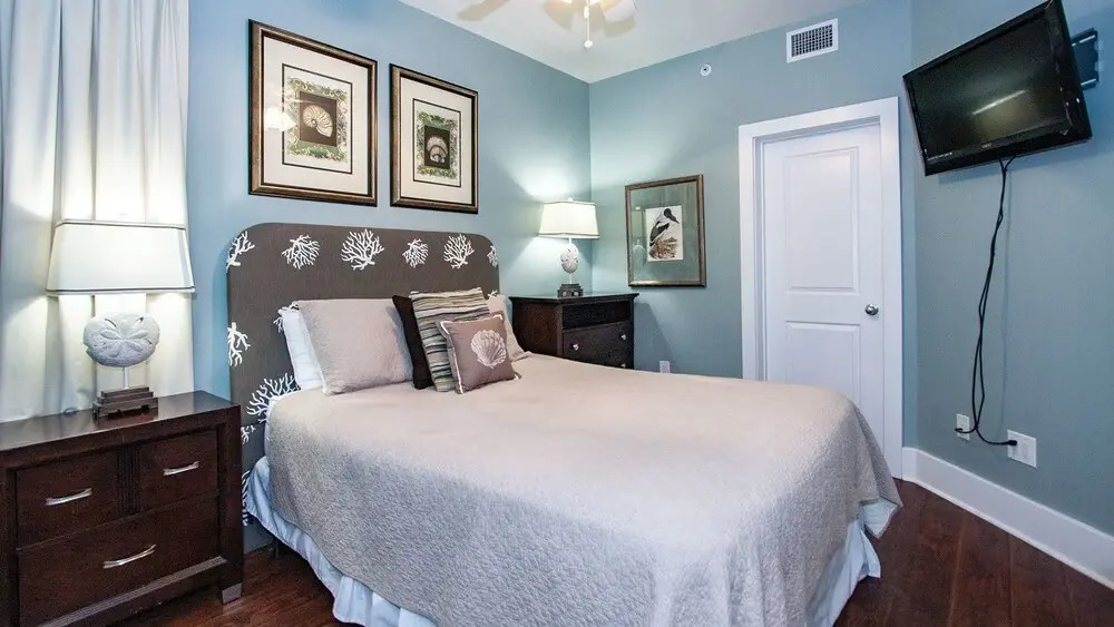 Corner Condo With Panoramic Views - Unit Crd1102