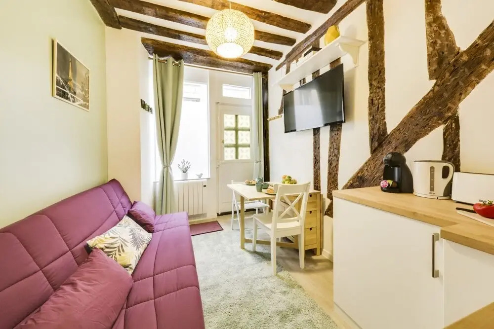 Pantheon - Lovely Flat
