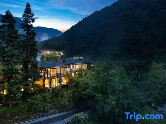 Hailuogou Tongtang·Secret Garden Holiday Villa·Snow Mountain Holiday Villa