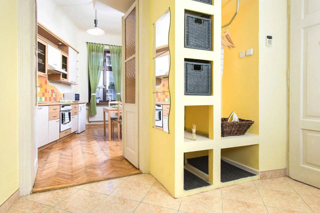 FriendHouse Apartments – Old City