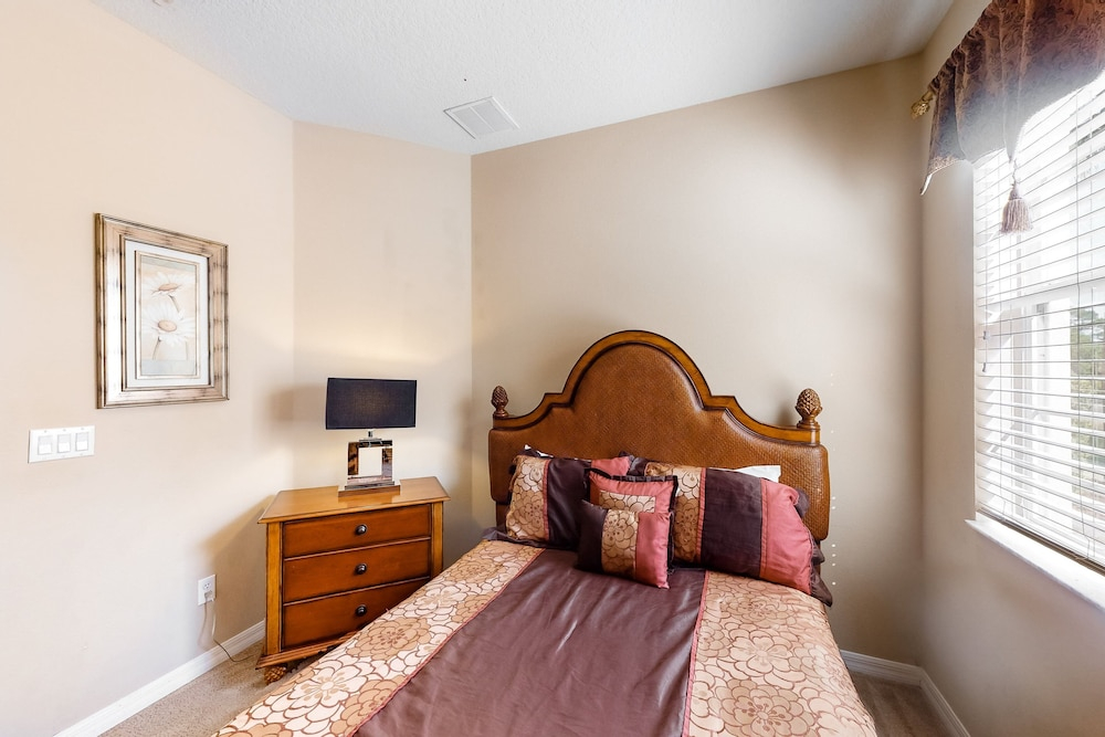 Family Home W/shared Pool,wifi,ac,lake Views - Close to Walt Disney World Resort