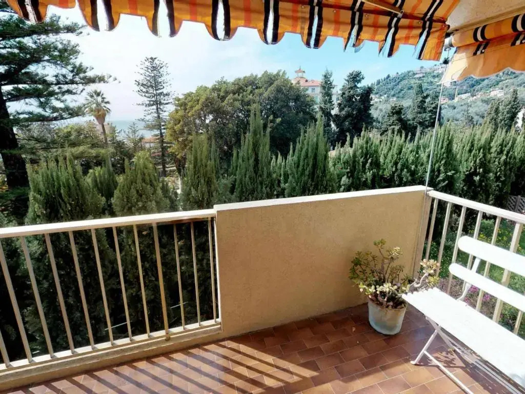 Appartement Menton, 2 pièces, 4 personnes - FR-1-196-203