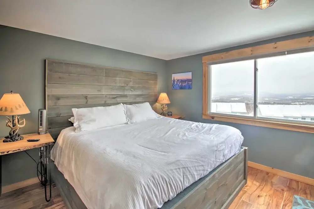 Slopeside Burke Mtn Condo w/ Amenity Access!