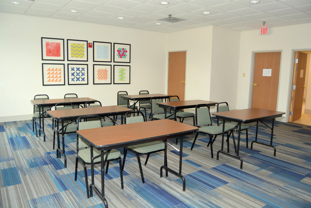 Holiday Inn Express & Suites by IHG