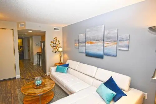 Luxurious Ocean Front 4th Floor Suite with Jet Tub