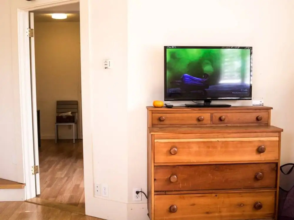 Nice - New & Clean Berkeley Studio