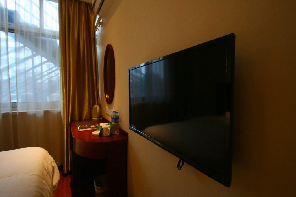 GreenTree Inn Shanghai FTA Waigaoqiao Free Trade Zone North Subway Station Shell Hotel