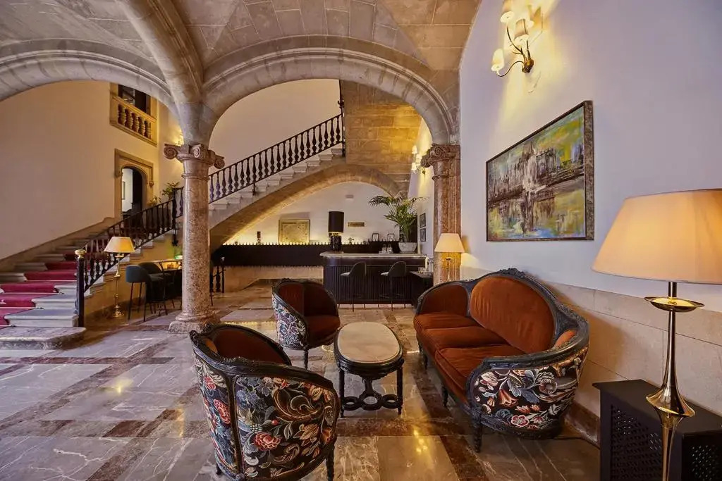 Hotel Born