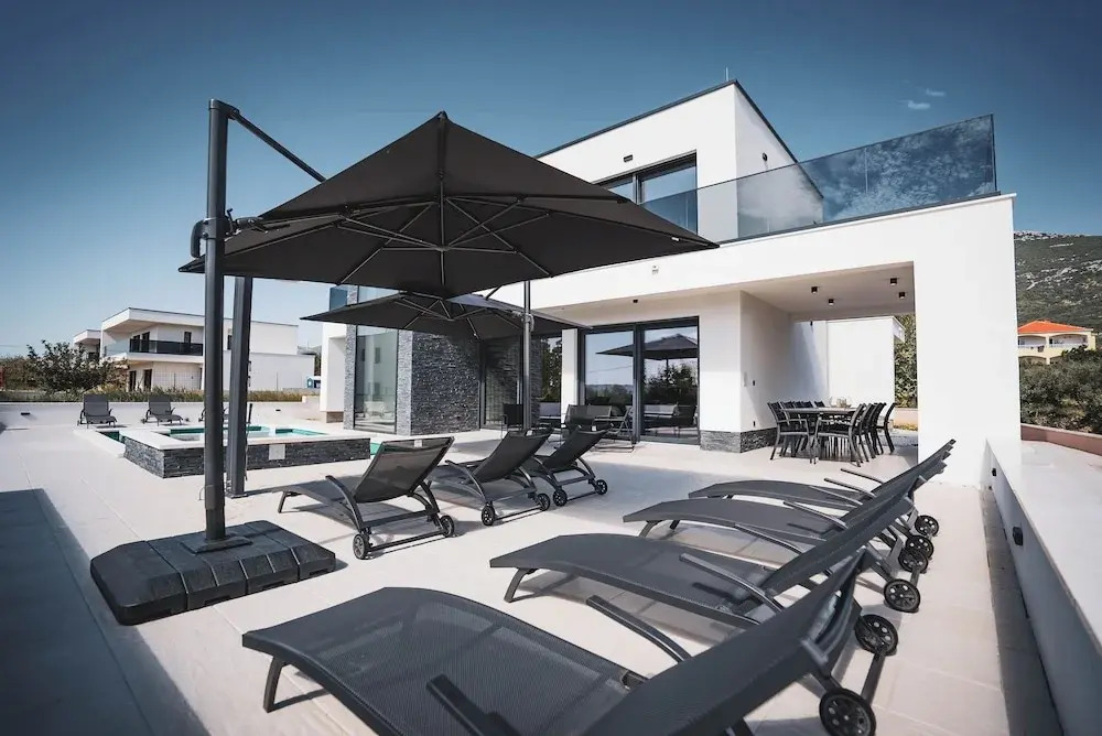 Modern Sea View Villa, Private Pool, Whirlpool, Calm & Beach Near