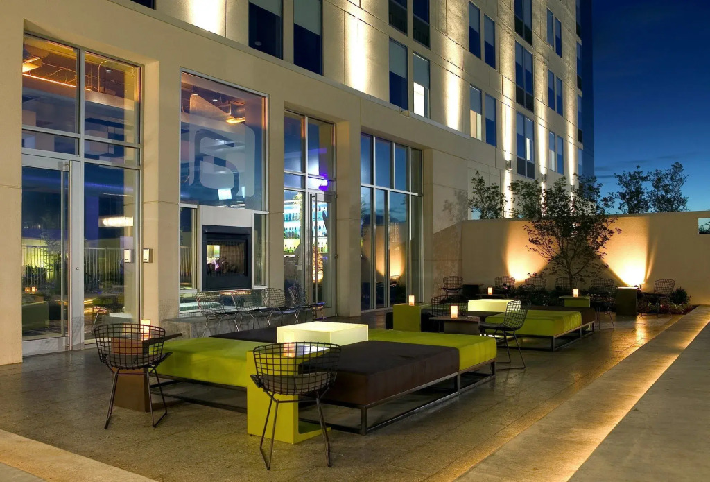 Aloft by Marriott Rogers-Bentonville