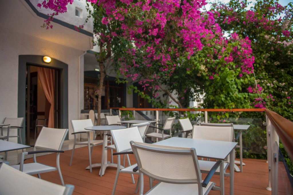 Fevro Hotel