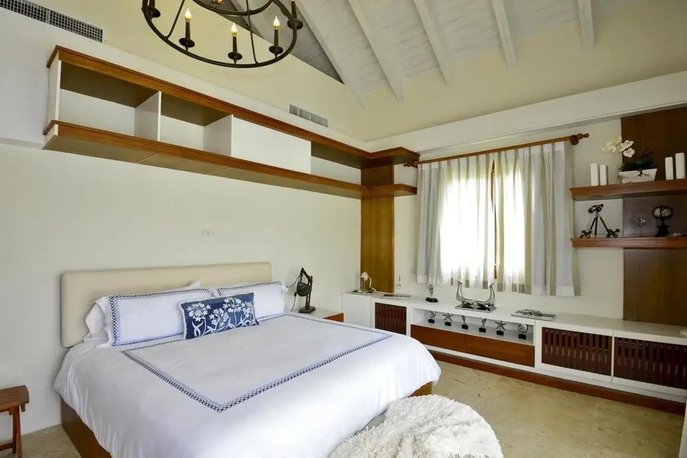Ocean View 5-bedroom Fully Staffed Tropical Villa