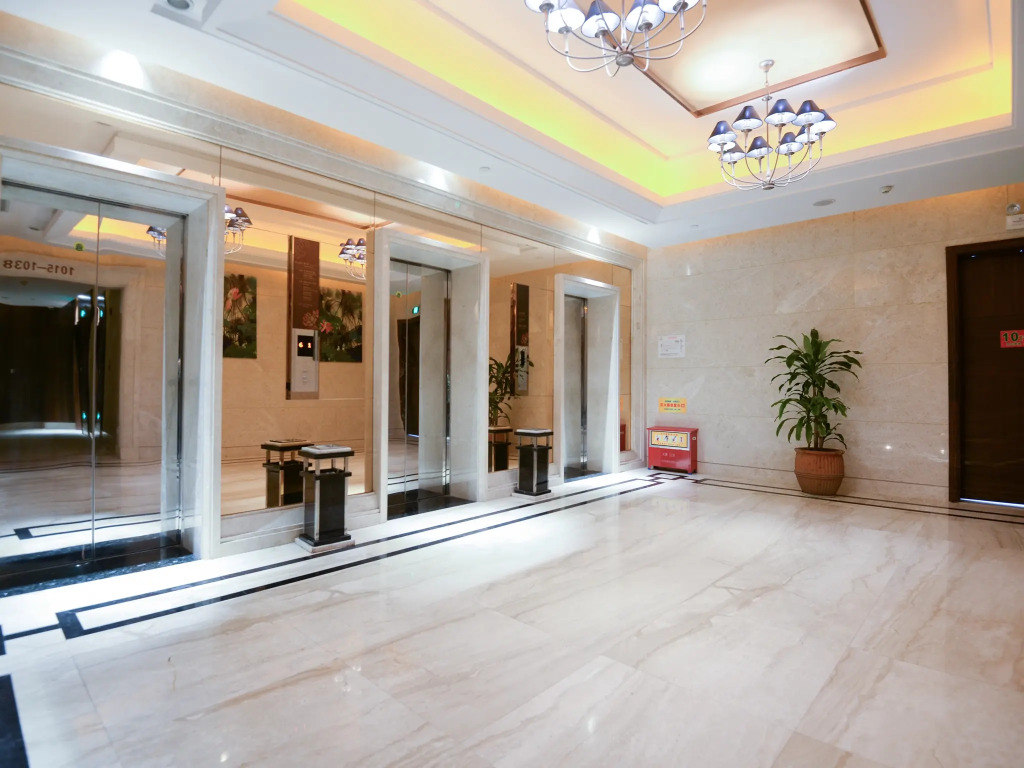 Swan Lake Hotel