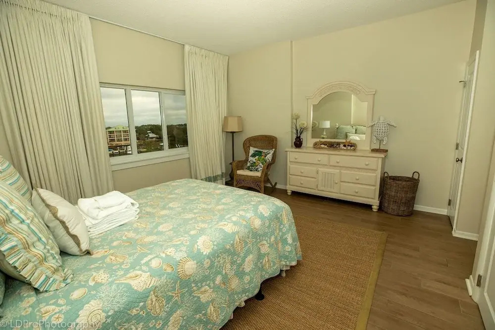 Dolphin Point 701a 3 Bedroom Condo by Redawning