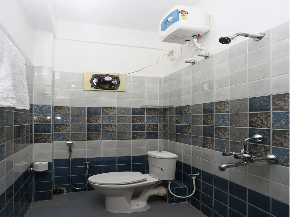 4439 Aura Inn
