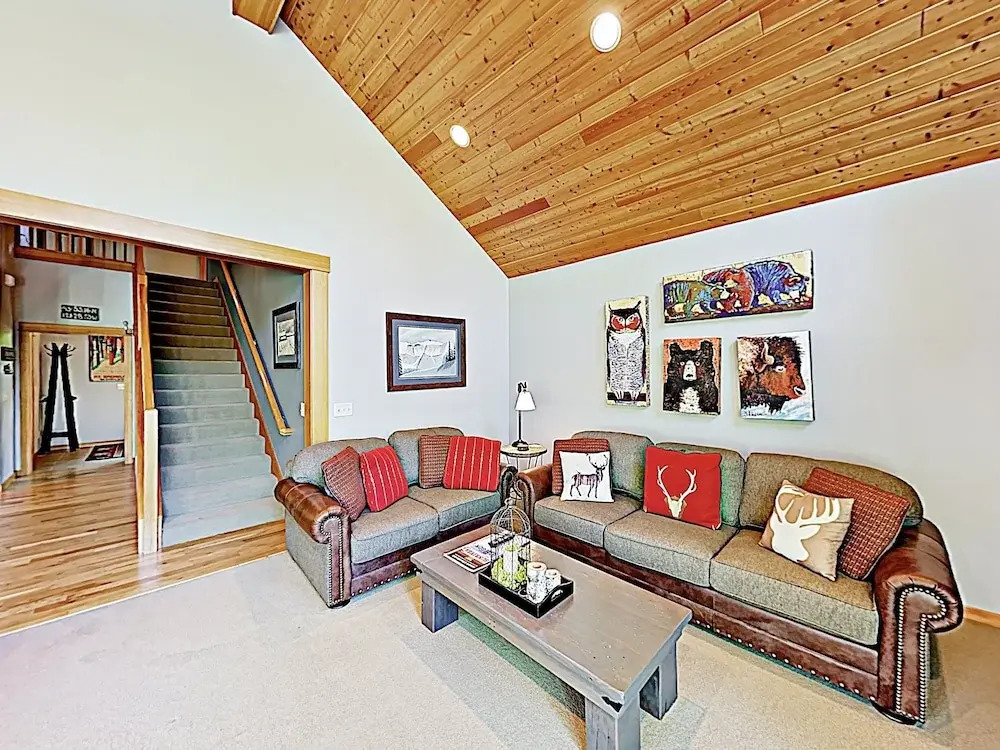 New Listing! 44 Freemont Crossing W/ Hot Tub 3 Bedroom Townhouse
