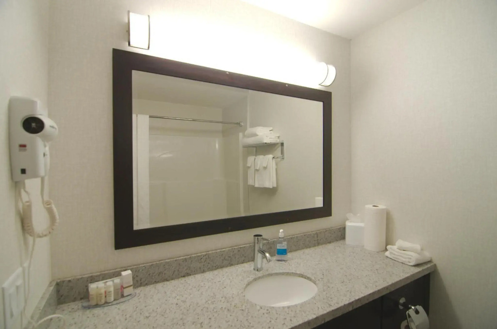 Paradise Inn and Suites Redwater