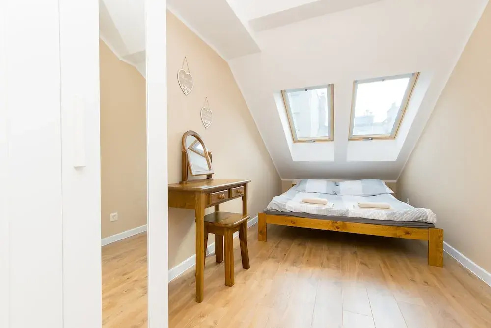 Yellow Apartment Old Town Air Condition