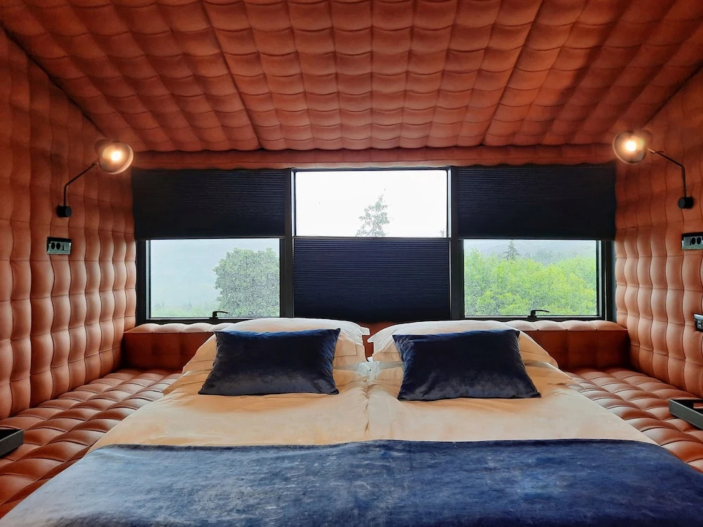 ROXANICH Winery and Design Hotel