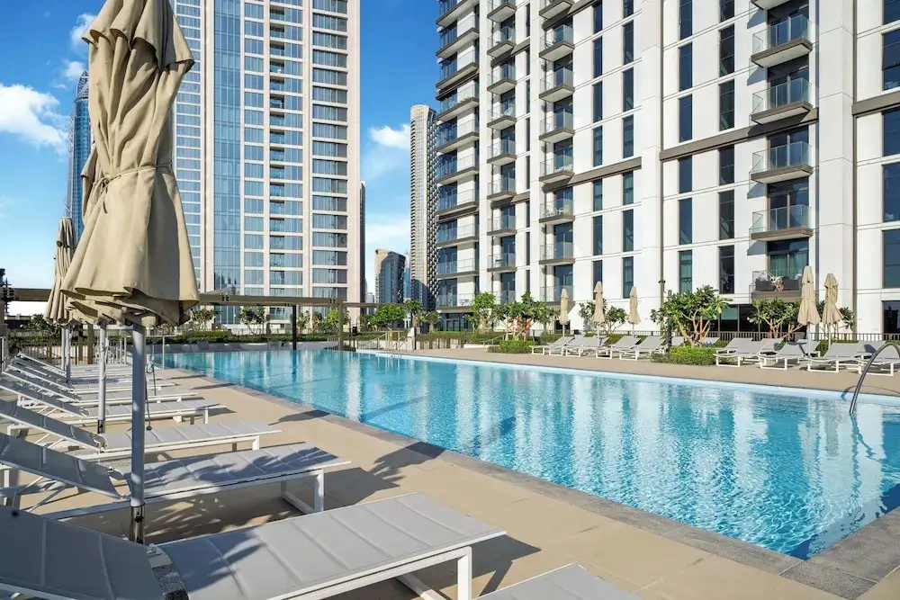 Delujo Stays   Burj Crown Collection