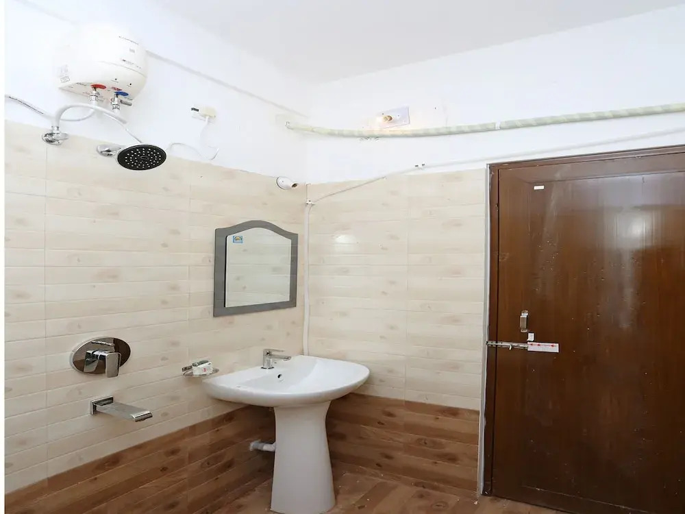OYO 11343 Hotel Sai International