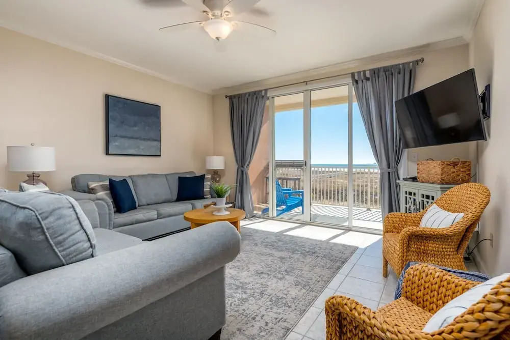 Rambl One - Gulf Facing - Beach Club Amenities Including Two Pools And A Boardwalk! Recently Remodeled And Refurnished 3 Bedroom Condo by RedAwning
