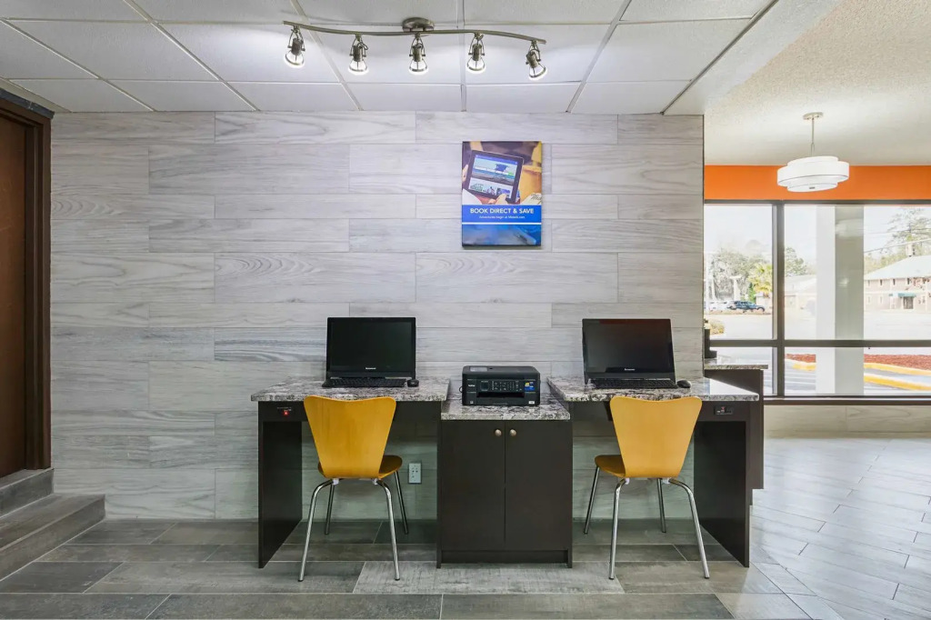 Motel 6-Savannah, GA - Midtown