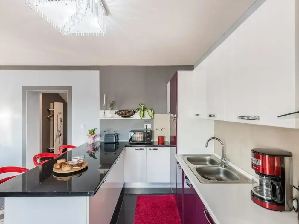 Enticing Villa in Ku?ine With Private Swimming Pool