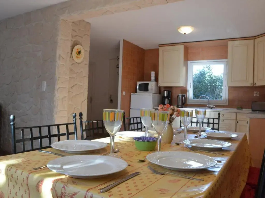 Maison 4 pièces avec terrasse, 3 chambres pour 6 pers., près de Narbonne Plage, parking inclus - FR-1-229B-131