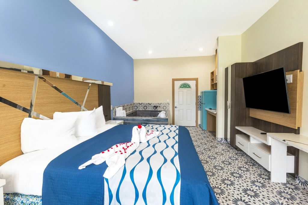 La Vyoma Villas, Westpark Hwy 6