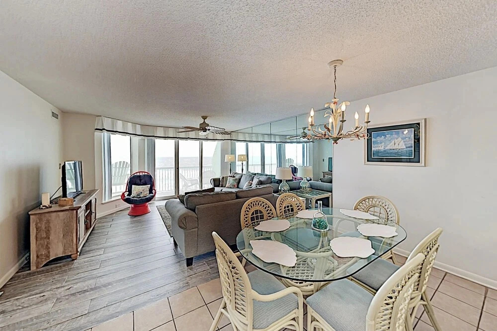 Stylish Beachfront Getaway W/ 2 Pools & Lazy River 3 Bedroom Condo