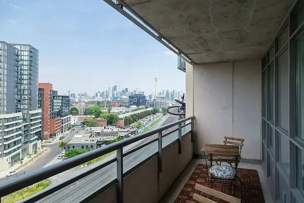 Lavish Suites- New Two Bedroom - Amazing CN Tower View