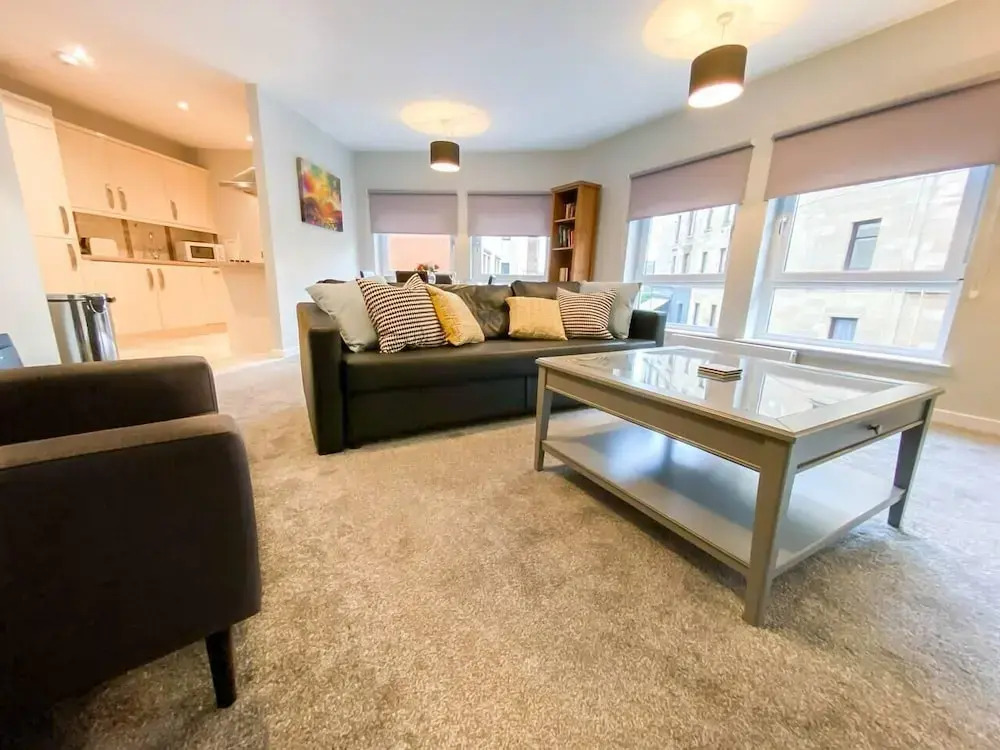 Kelvingrove Art Gallery Flat - Private Parking