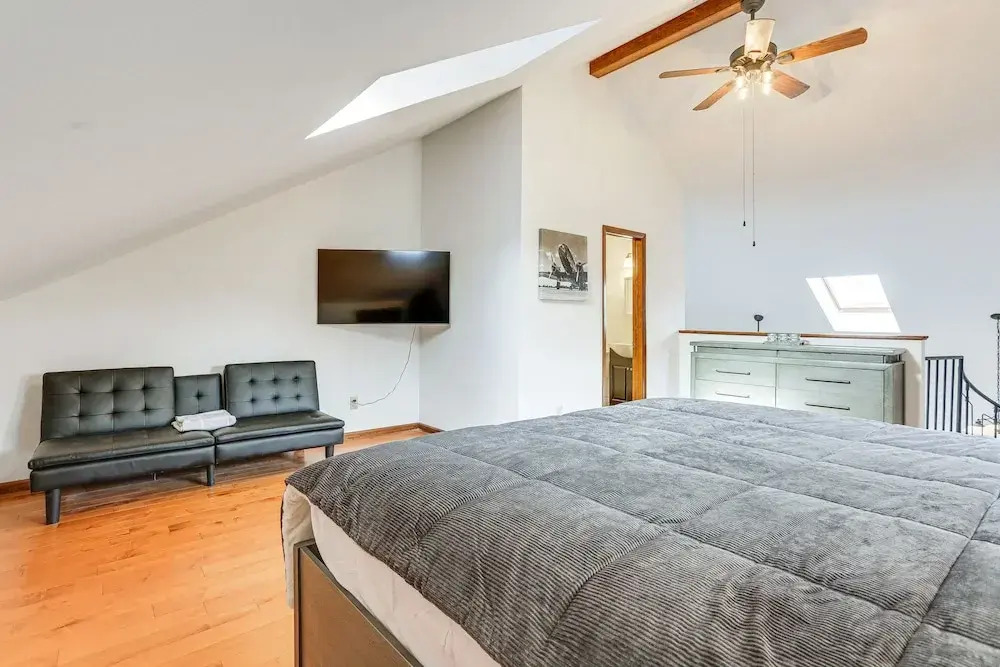 Vernon Township Condo w/ Balcony Near Ski Lifts!