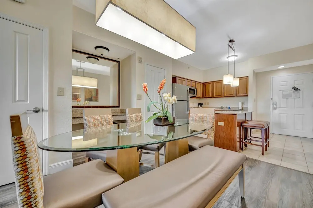 3BR Sleeps 8 Pool Hot Tub Arcade 10 Mins to Disney