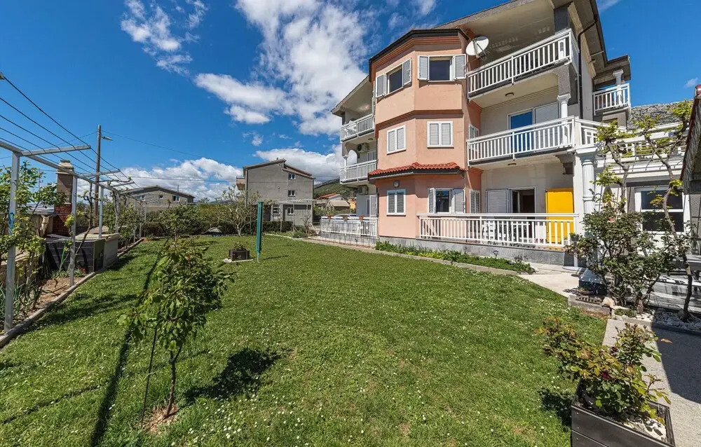 Amazing Apartment in Kastel Sucurac With Wifi and 3 Bedrooms