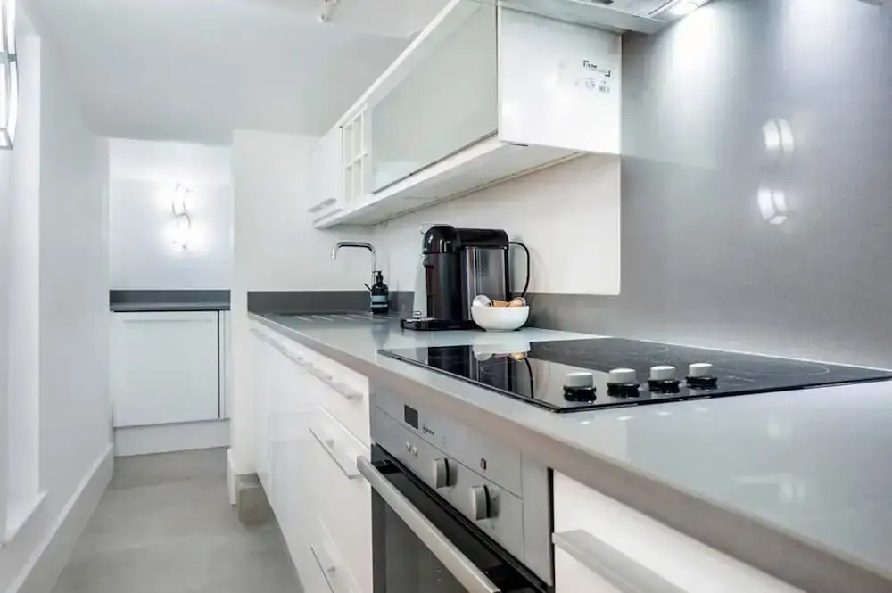 The Urban Minimalist- Notting Hill 2 Bed