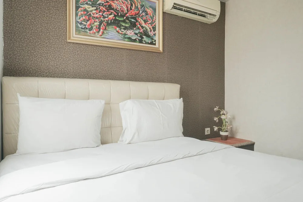 2BR Apartment at Great Western Resort near Shopping Mall