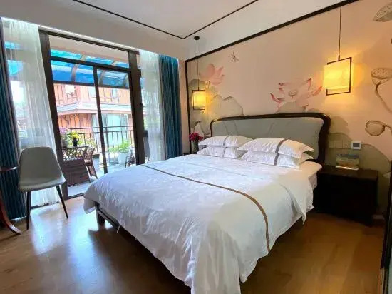 Mangshi No.1 Courtyard Homestay (Yi Nationality Ancient Town Branch)