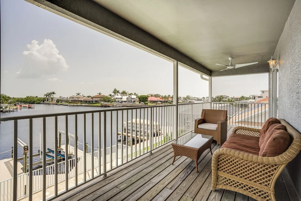 Waterfront Retreat w/ Pool on Caloosahatchee River