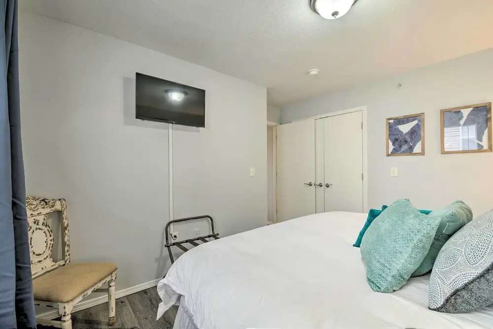 Cheerful Condo: Patio, 2 Mi to Branson Strip!